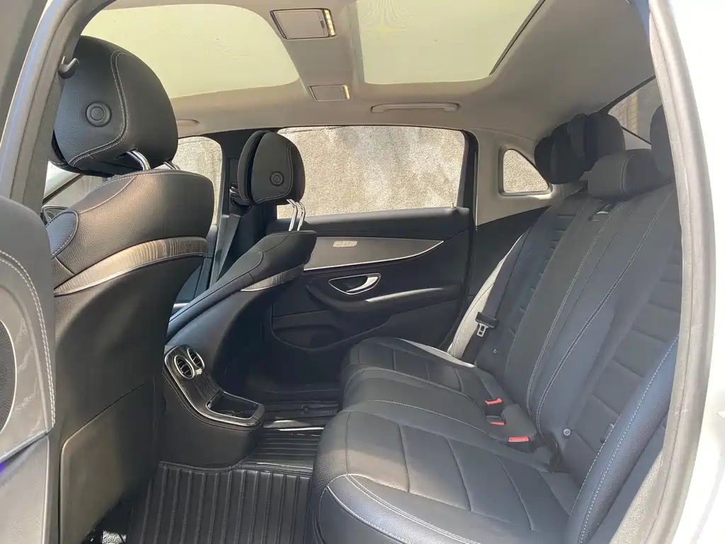 Mercedes-Benz E-Class — миниатюра 15