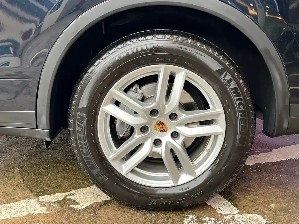Porsche Cayenne — миниатюра 17