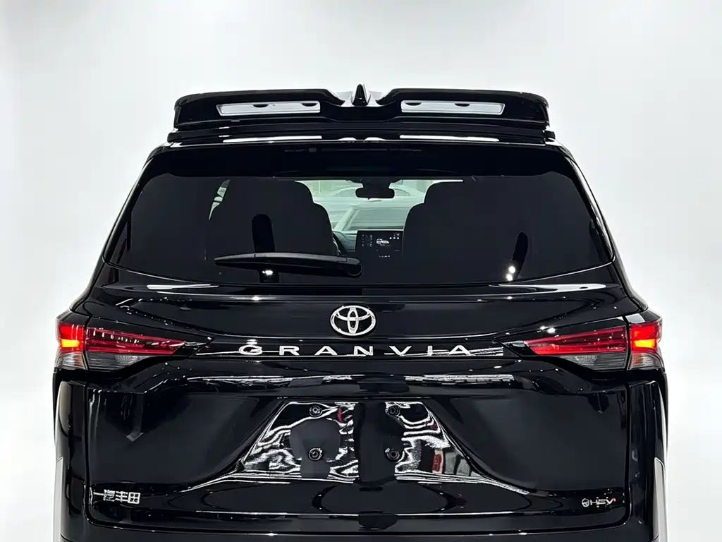 Toyota Granvia 2026 2.5L Luxury