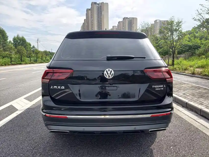 Volkswagen Tiguan L — миниатюра 9