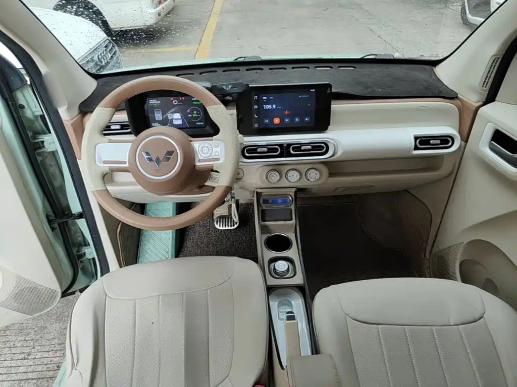 Wuling MINIEV — миниатюра 10