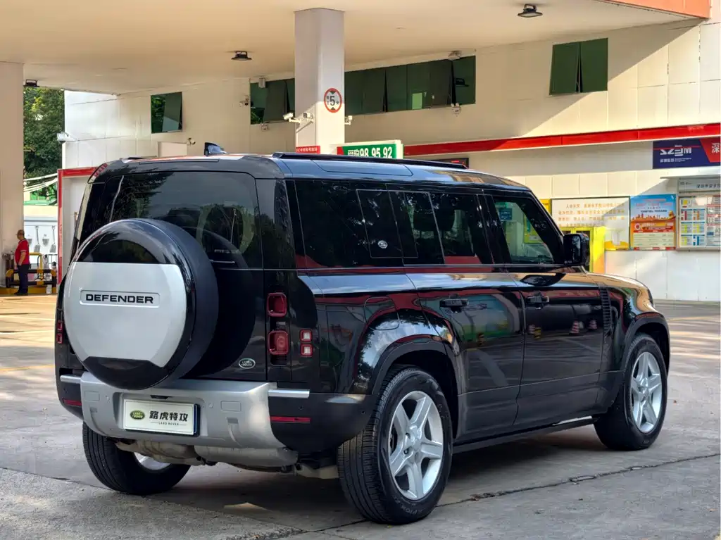 Land Rover Defender — миниатюра 10