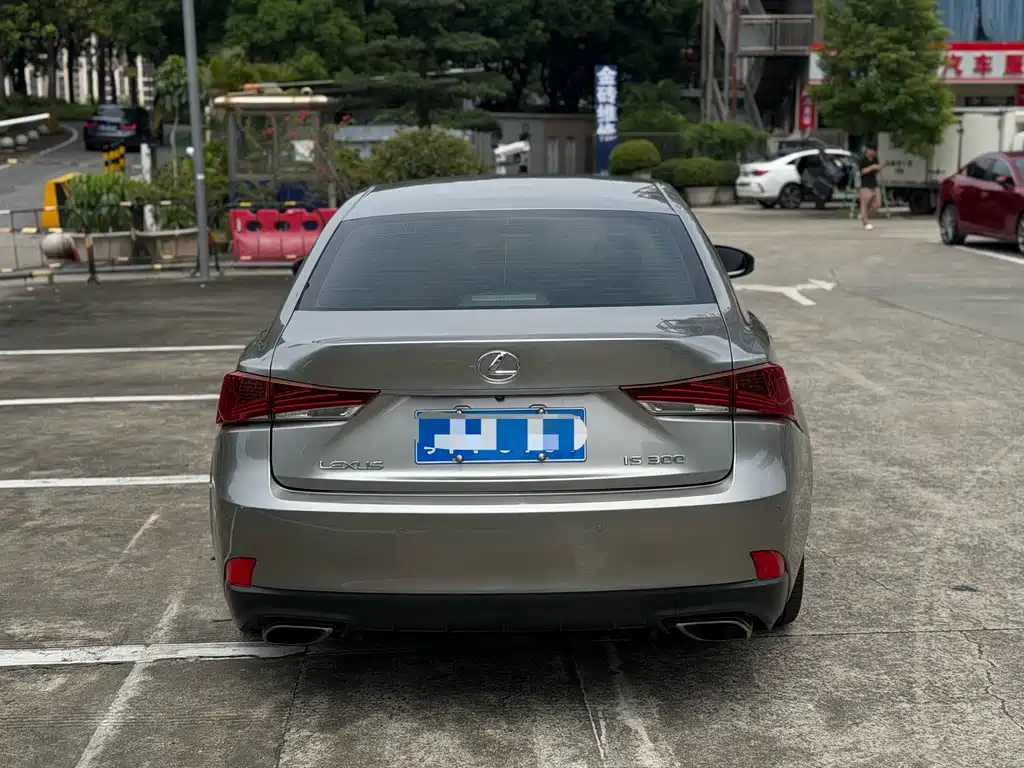 Lexus IS — миниатюра 3