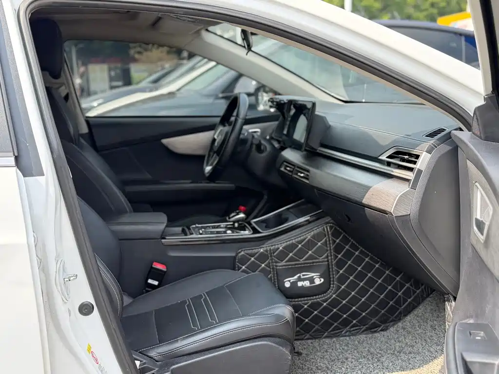 BYD Qin NEV — миниатюра 5