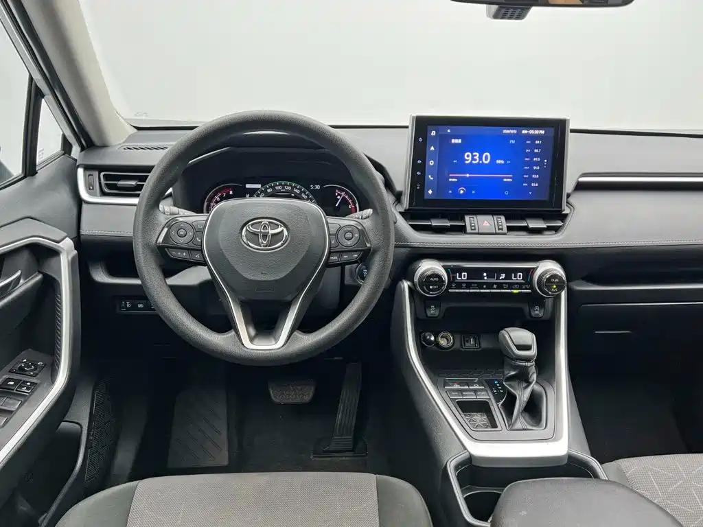 Toyota RAV4 — миниатюра 19