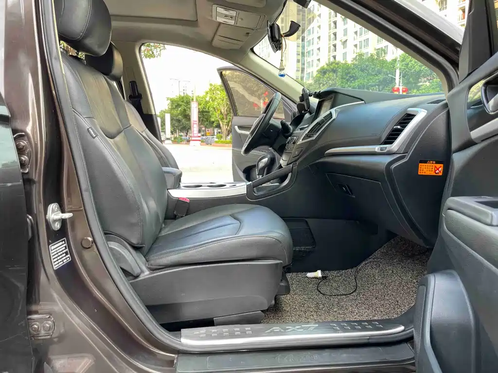 Dongfeng AX7 2015 2.0L AT