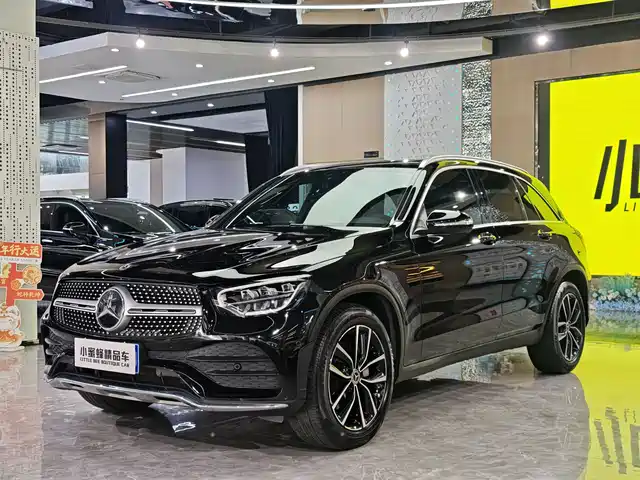 MERCEDES-BENZ GLC