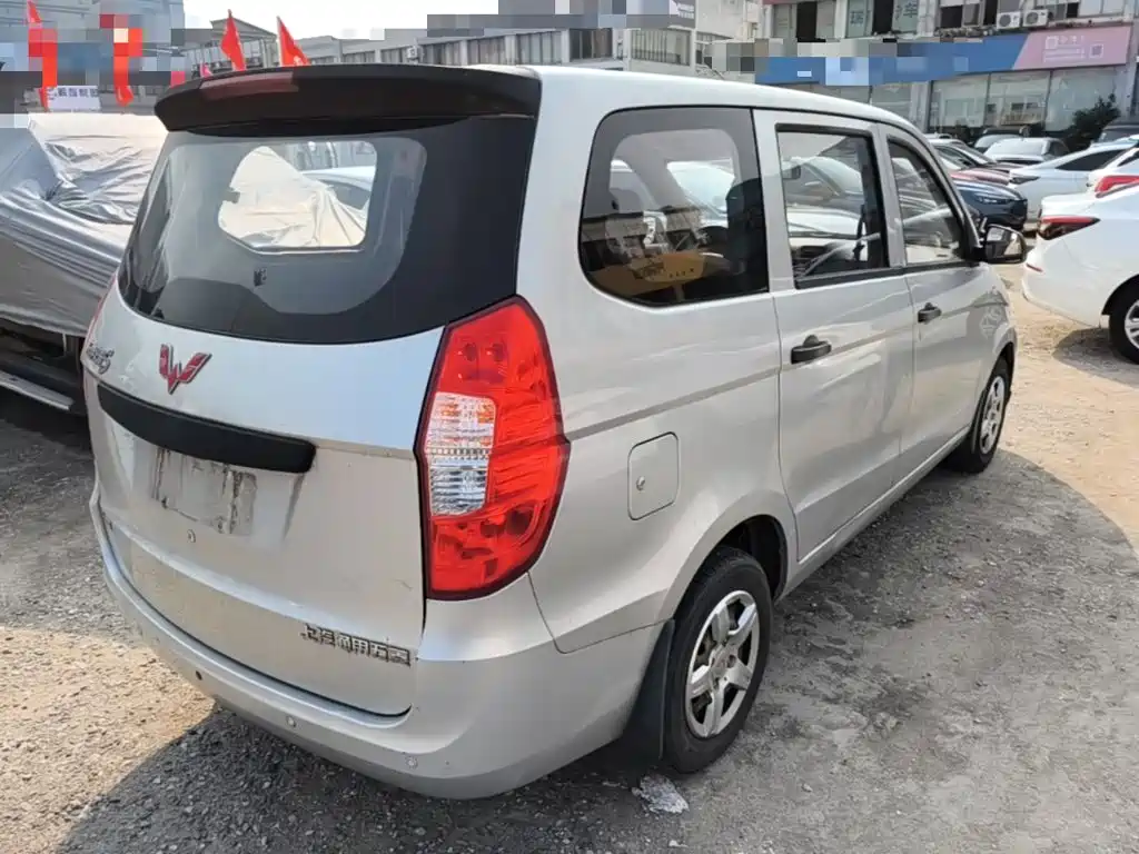 Wuling Hongguang — миниатюра 7