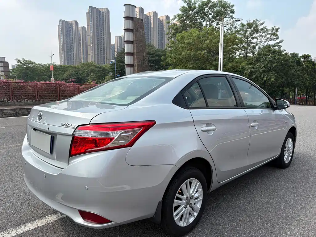 Toyota Vios — миниатюра 4