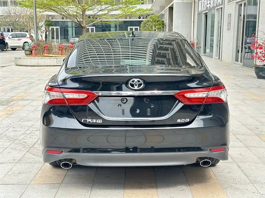 TOYOTA CAMRY
