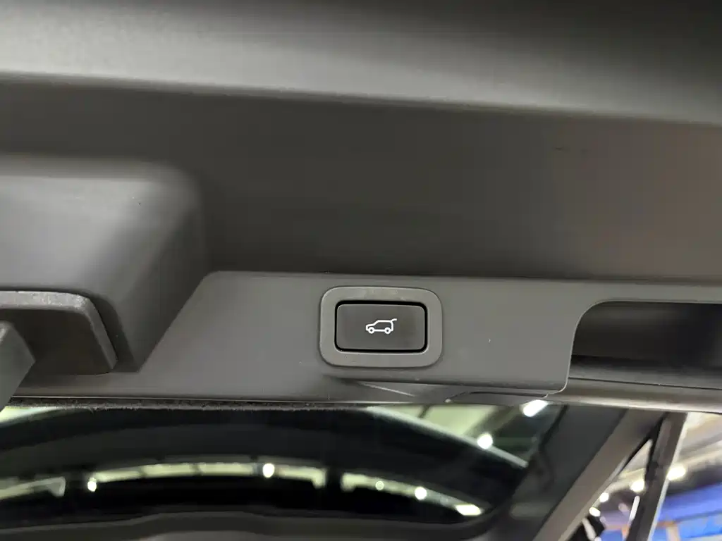 Land Rover Sport — миниатюра 17