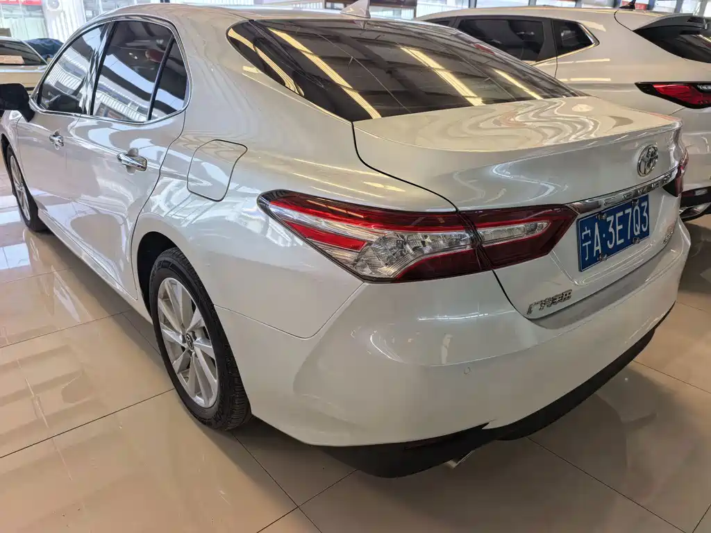 Toyota Camry — миниатюра 4