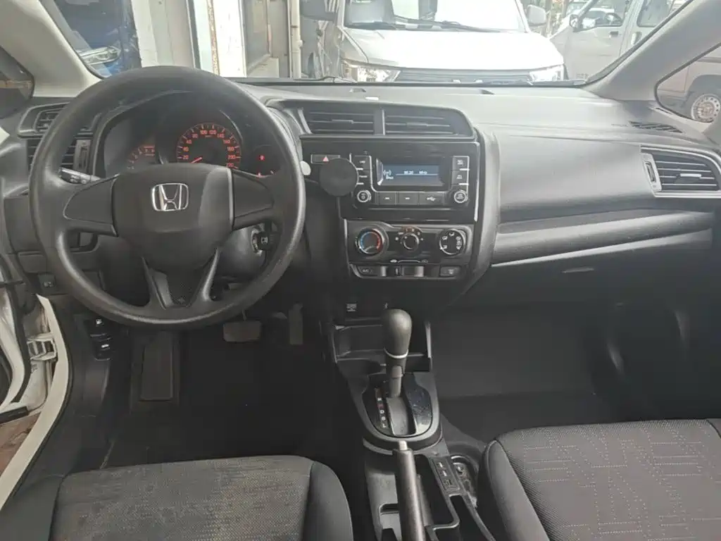 Honda Fit — миниатюра 10