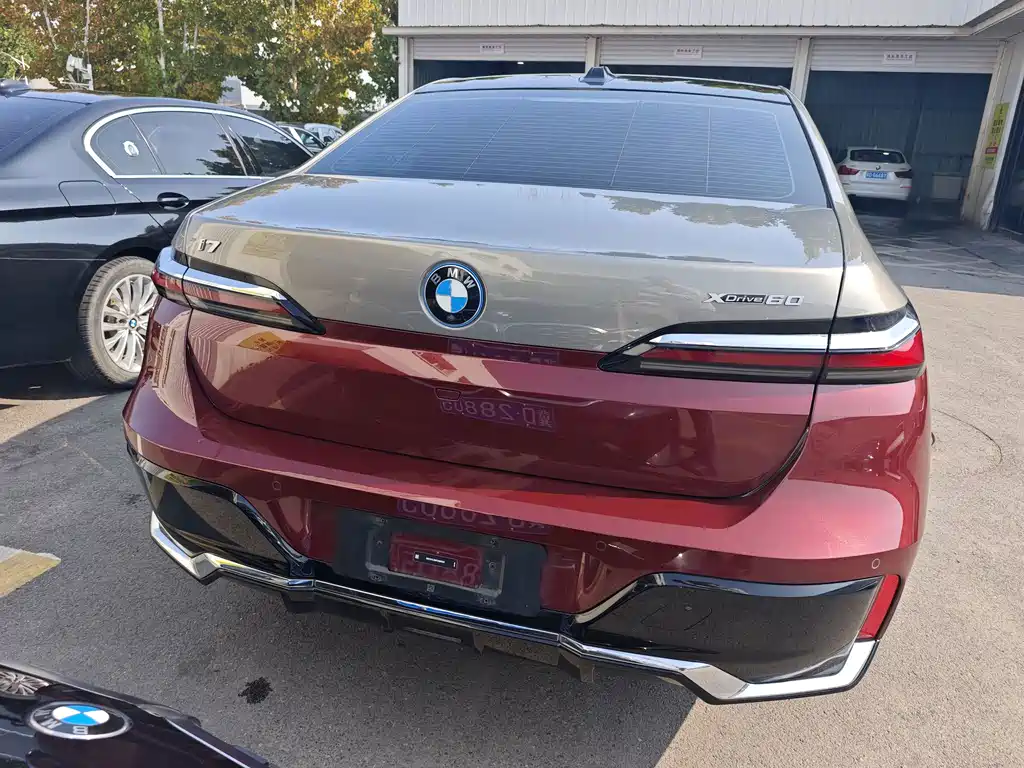 BMW i7 — миниатюра 12