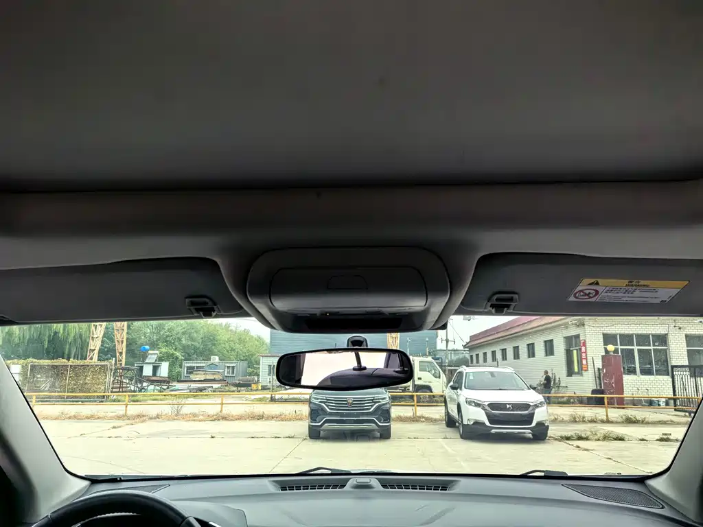 Chevrolet Equinox — миниатюра 8