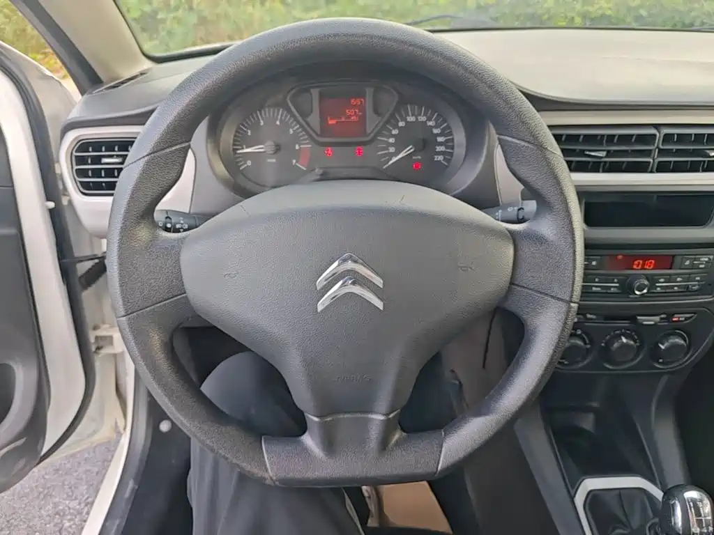 Citroen Elysee — миниатюра 11