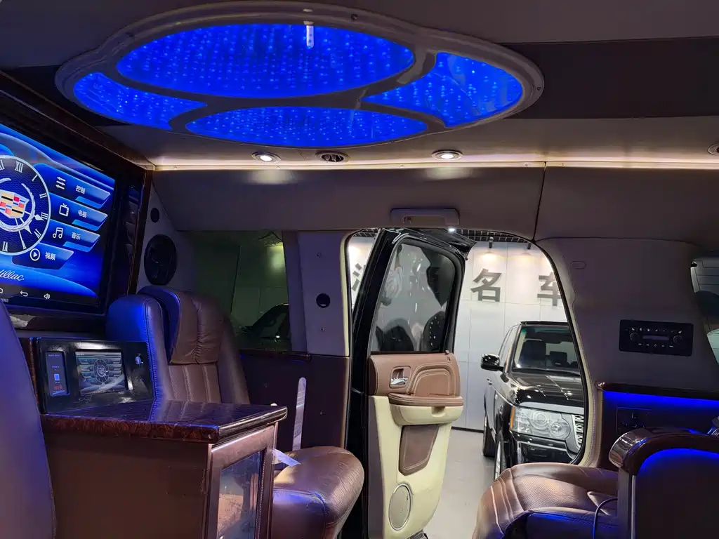 Cadillac Escalade — миниатюра 16