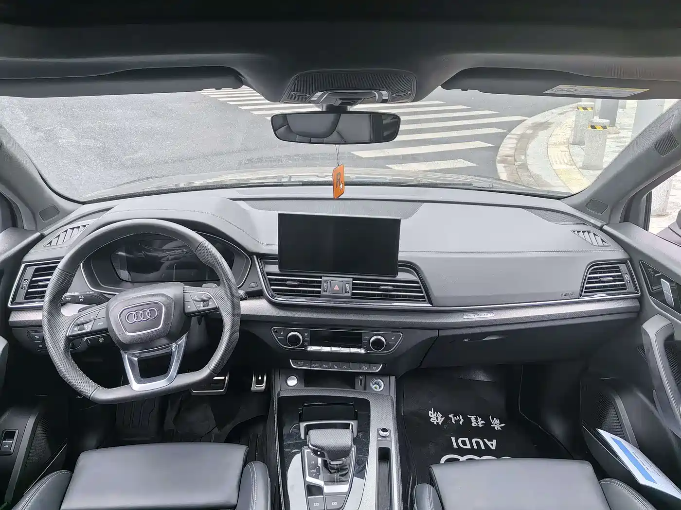 Audi Q5L id 4599503 из Китая 8
