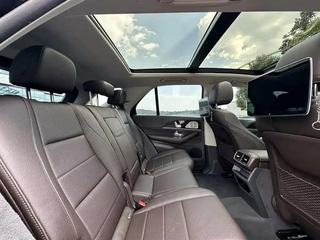 Mercedes-Benz GLE (Import) — миниатюра 40