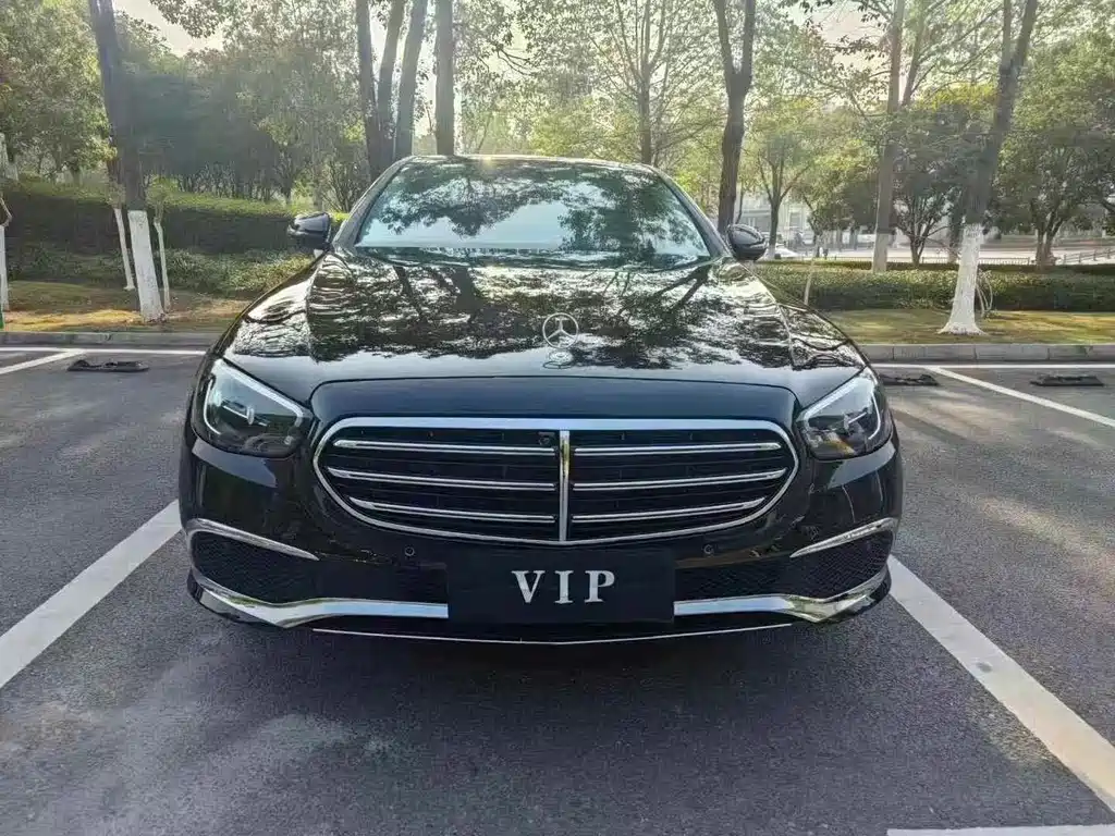Mercedes-Benz E-Class — миниатюра 2