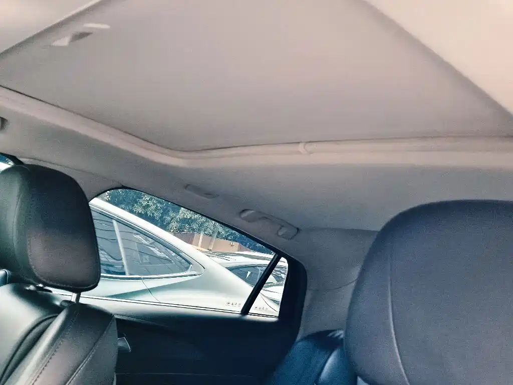 Hongqi Hongqi H5 — миниатюра 9