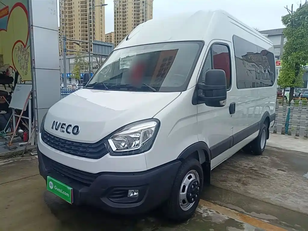 Iveco Ousheng 2025