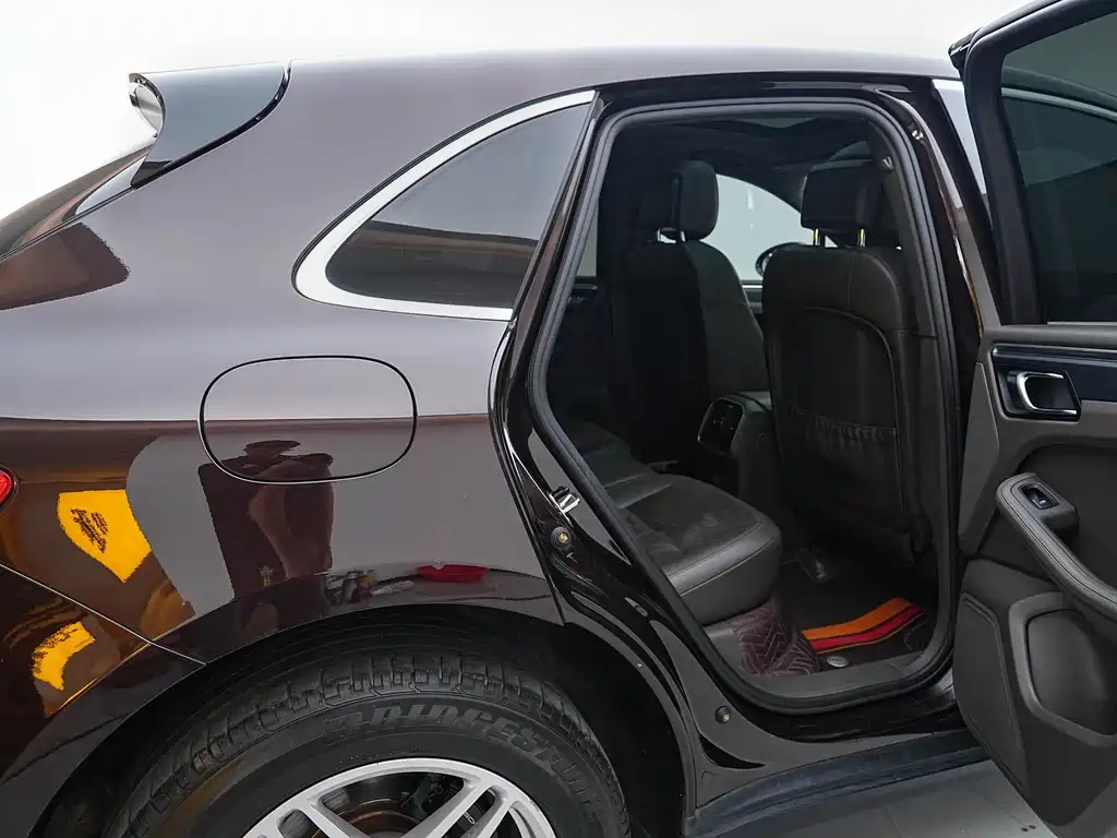 Porsche Macan — миниатюра 16