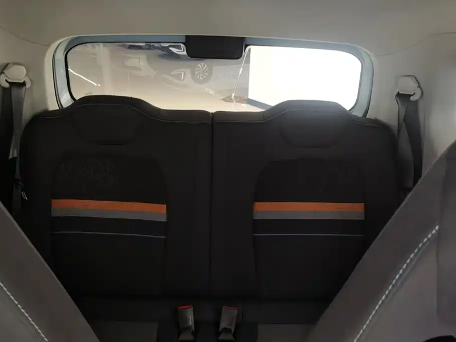 Wuling MINIEV — миниатюра 11