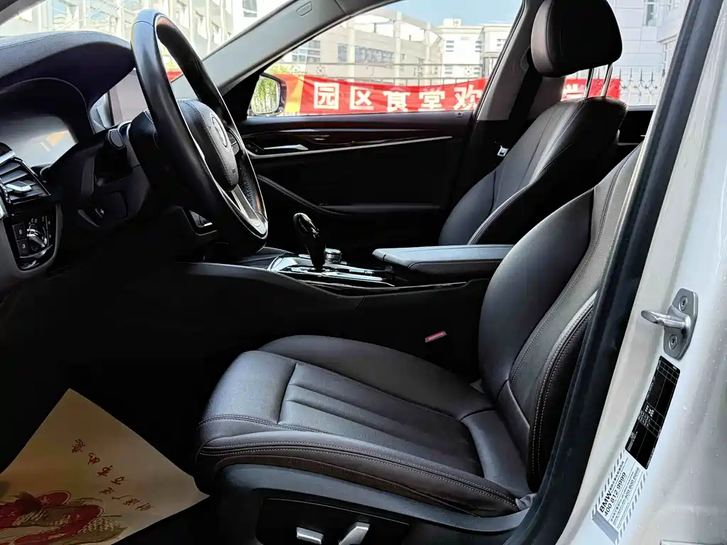 BMW 5 Series — миниатюра 15
