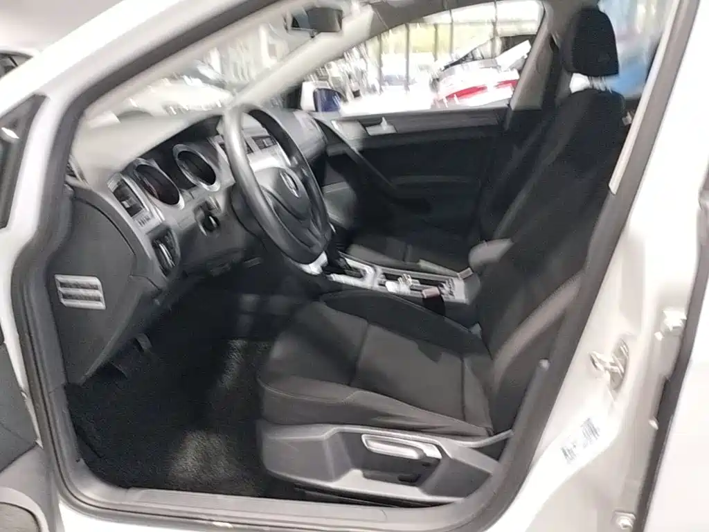 Volkswagen Golf — миниатюра 15