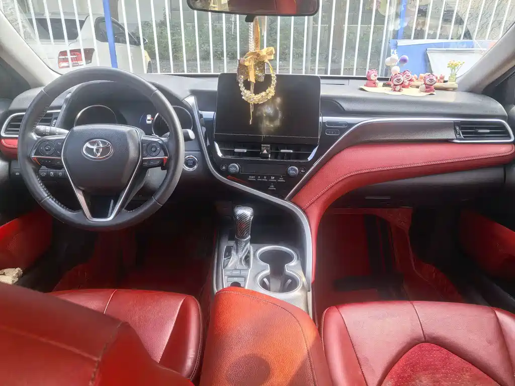 Toyota Camry — миниатюра 9