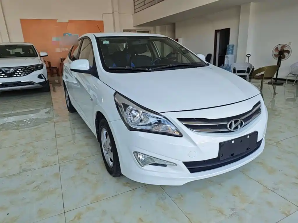 Hyundai Verna — миниатюра 4