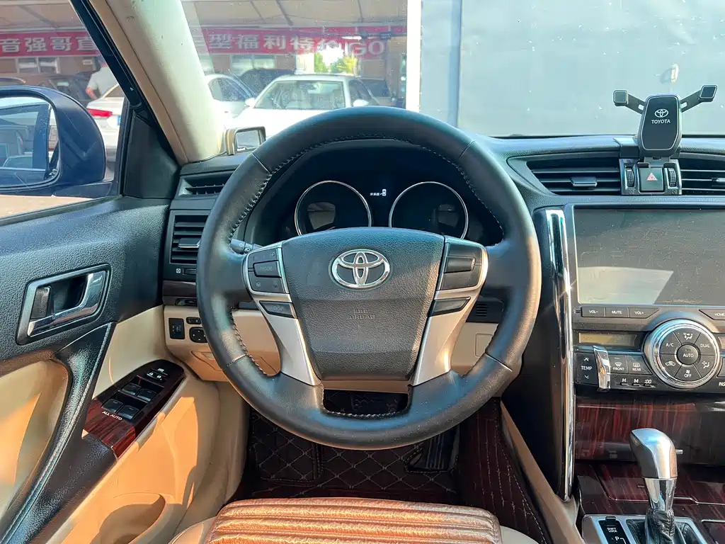 Toyota Reiz — миниатюра 16