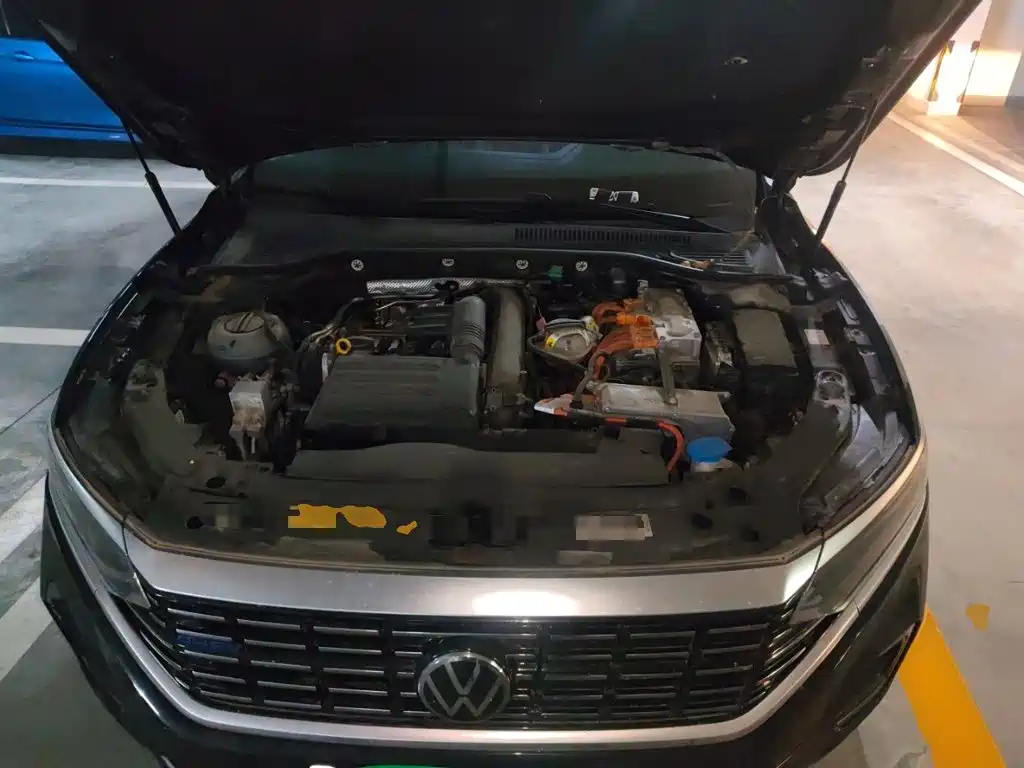 Volkswagen Passat PHEV — миниатюра 11