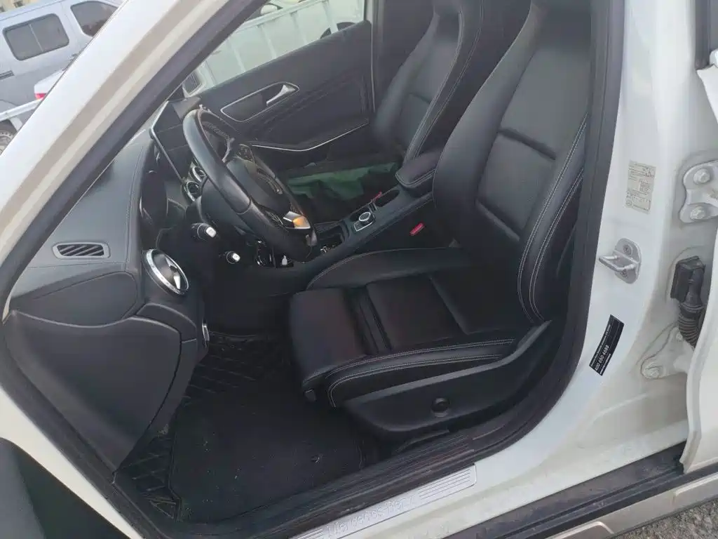 Mercedes-Benz GLA — миниатюра 8