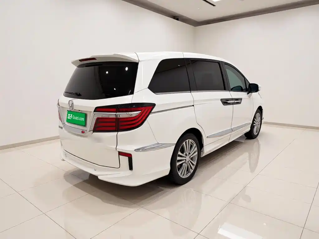 Honda Elysion — миниатюра 6
