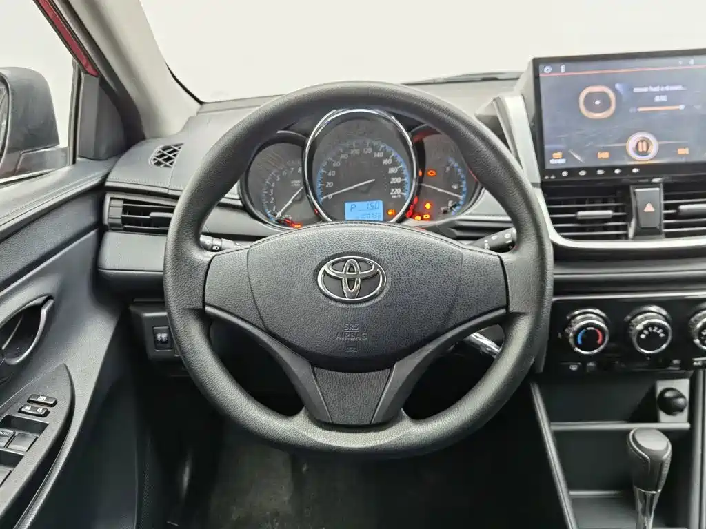 Toyota Yaris L — миниатюра 11