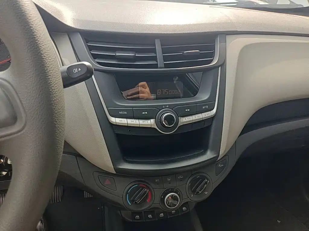 Chevrolet Sail — миниатюра 13