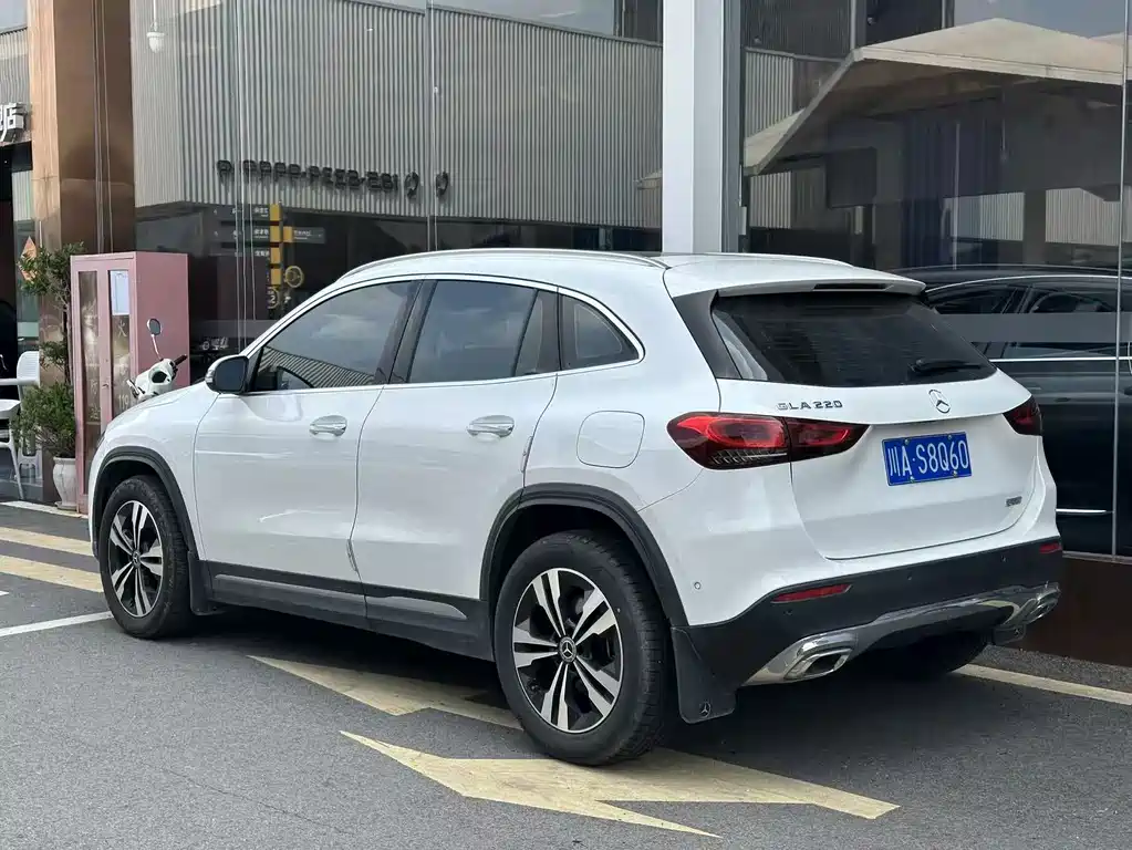 Mercedes-Benz GLA — миниатюра 3