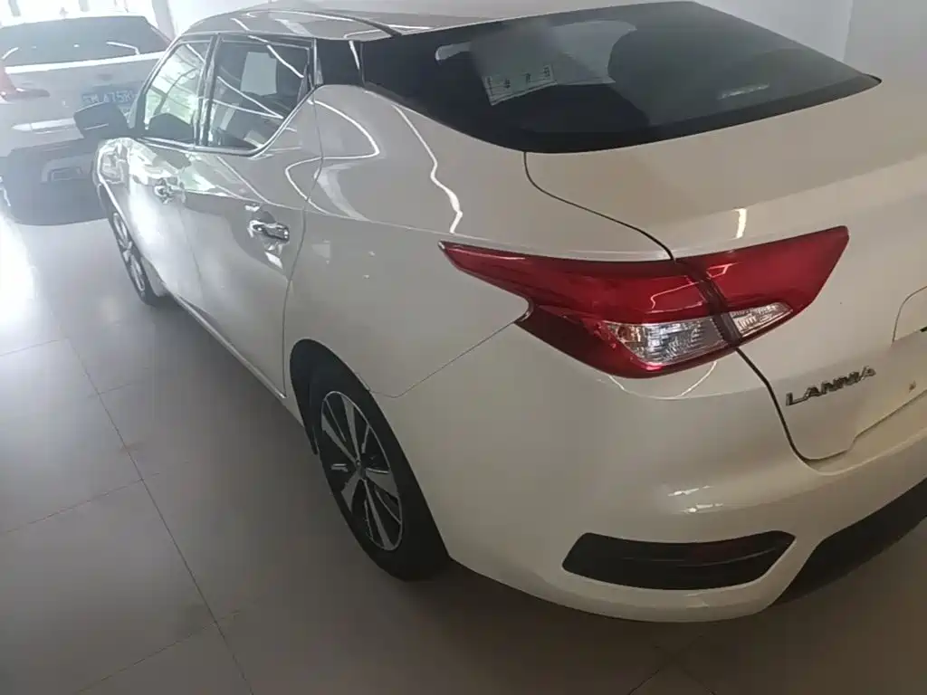 Nissan Bluebird — миниатюра 5