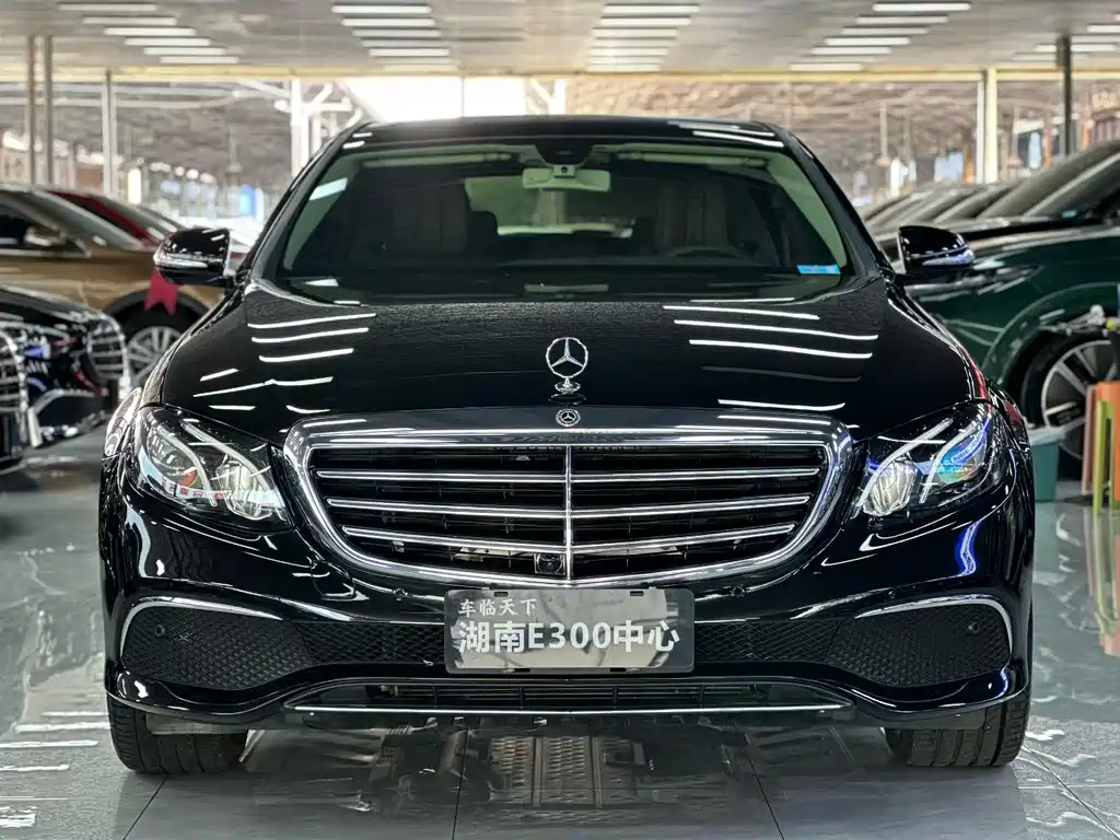 Mercedes-Benz E-Class — миниатюра 2