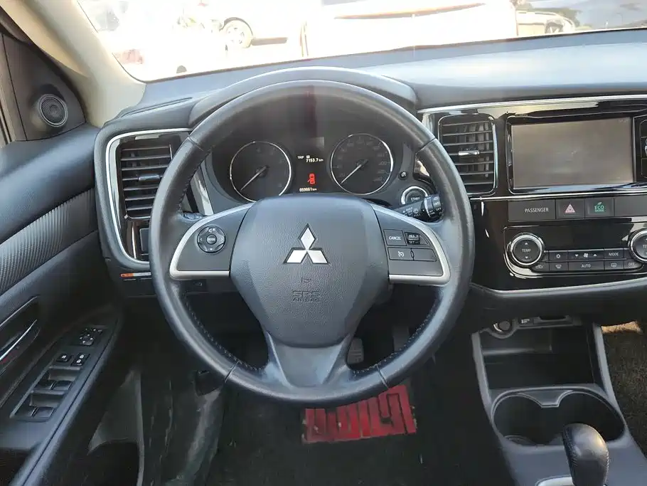 Mitsubishi Outlander (Import) — миниатюра 15