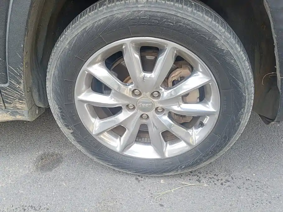 Jeep Cherokee — миниатюра 6