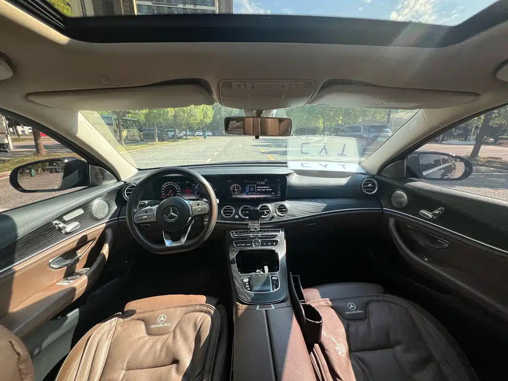 Mercedes-Benz E-Class — миниатюра 3