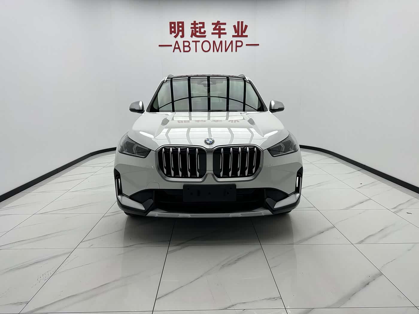 BMW X1 1.5 л 2024 г. Белый, пробег 32000 км