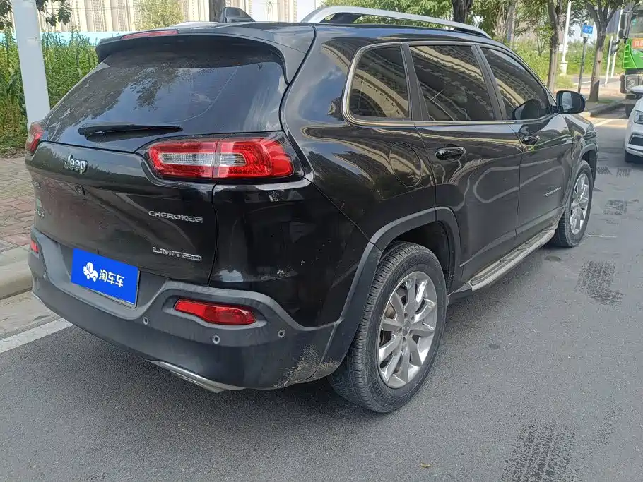 Jeep Cherokee — миниатюра 3