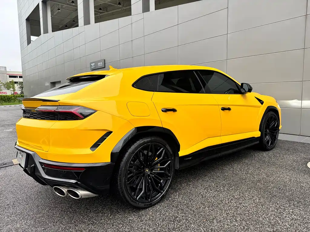 Lamborghini Urus SE — миниатюра 7