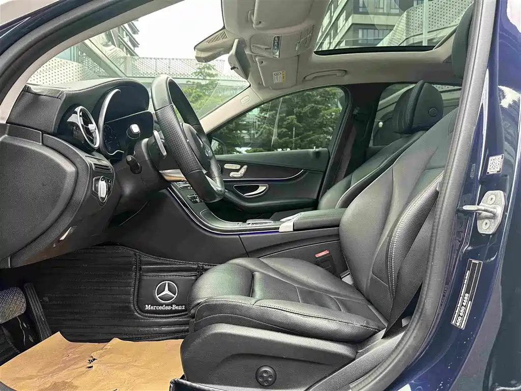 Mercedes-Benz C-Class — миниатюра 4