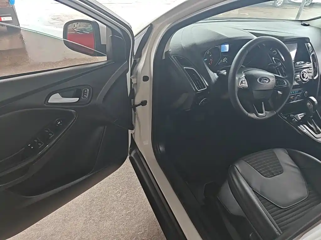 Ford Focus — миниатюра 16