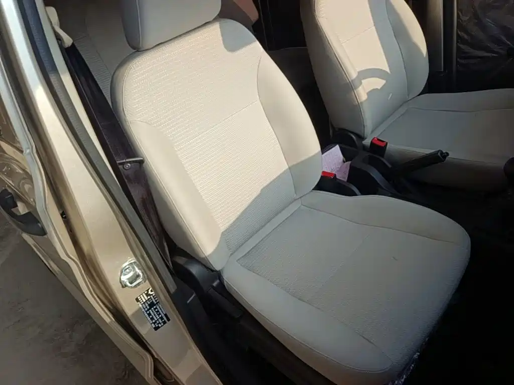 Wuling Hongguang V — миниатюра 25